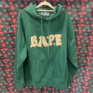 Bape Cotton Green Lettering
Loose Hoodie